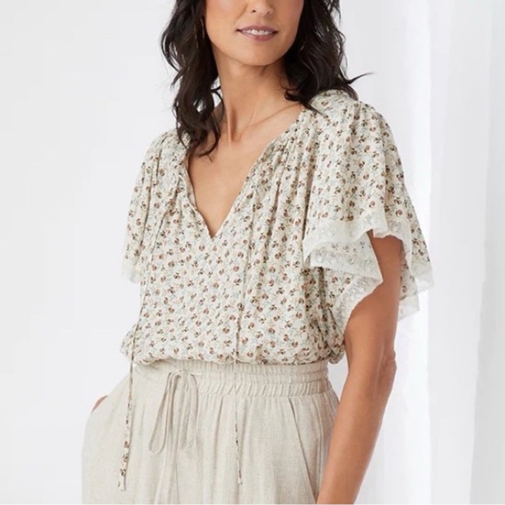 Karen Kane Countryside Flutter Sleeve Top M